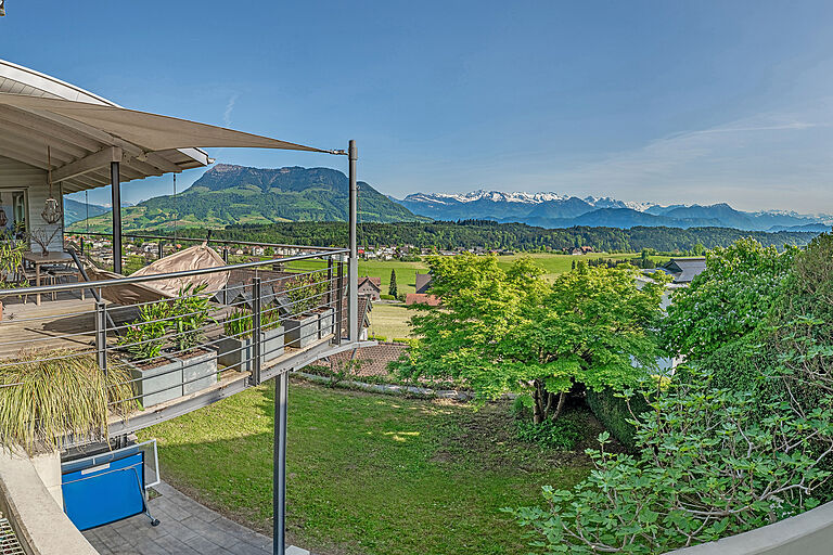 7.5-Zimmer-Einfamilienhaus mit traumhaftem Alpenpanorama  - 6044 Udligenswil