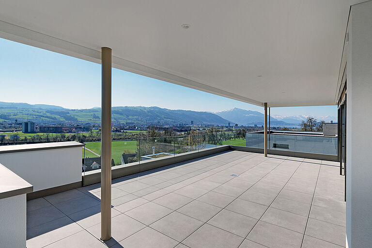 Wohngenuss mit spektakulärer Panorama-Aussicht 7.5-Zi-Neubau-Villa mit See- und Bergsicht - 6340 Baar