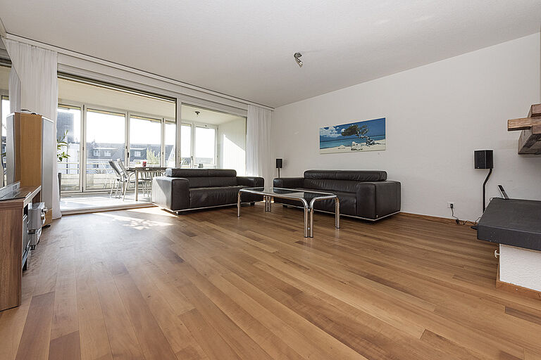 Appartement de 157 m2, 5,5 pièces, situé dans un environnement calme  - 6340 Baar
