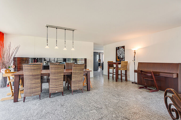 6 ‑ room penthouse with 213 m² living space including winter garden + 218 m² surrounding terrace  - 6343 Rotkreuz