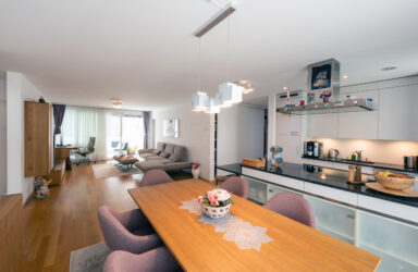 Hochwertig ausgebaute 4.5-Zimmer-Wohnung in Zentrumslage  in Affoltern am Albis