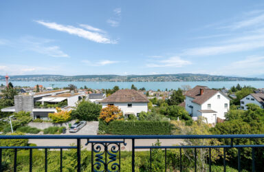 7-Zi-Doppeleinfamilienhaus mit traumhafter Seesicht am Zürichsee  in Rüschlikon