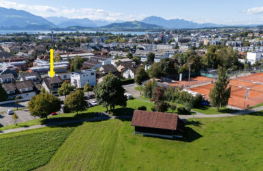 Zentral und ruhig gelegenes 8-Zi-Einfamilienhaus mit 1.5-Zi-Einliegerwohnung und Partyraum  in Steinhausen
